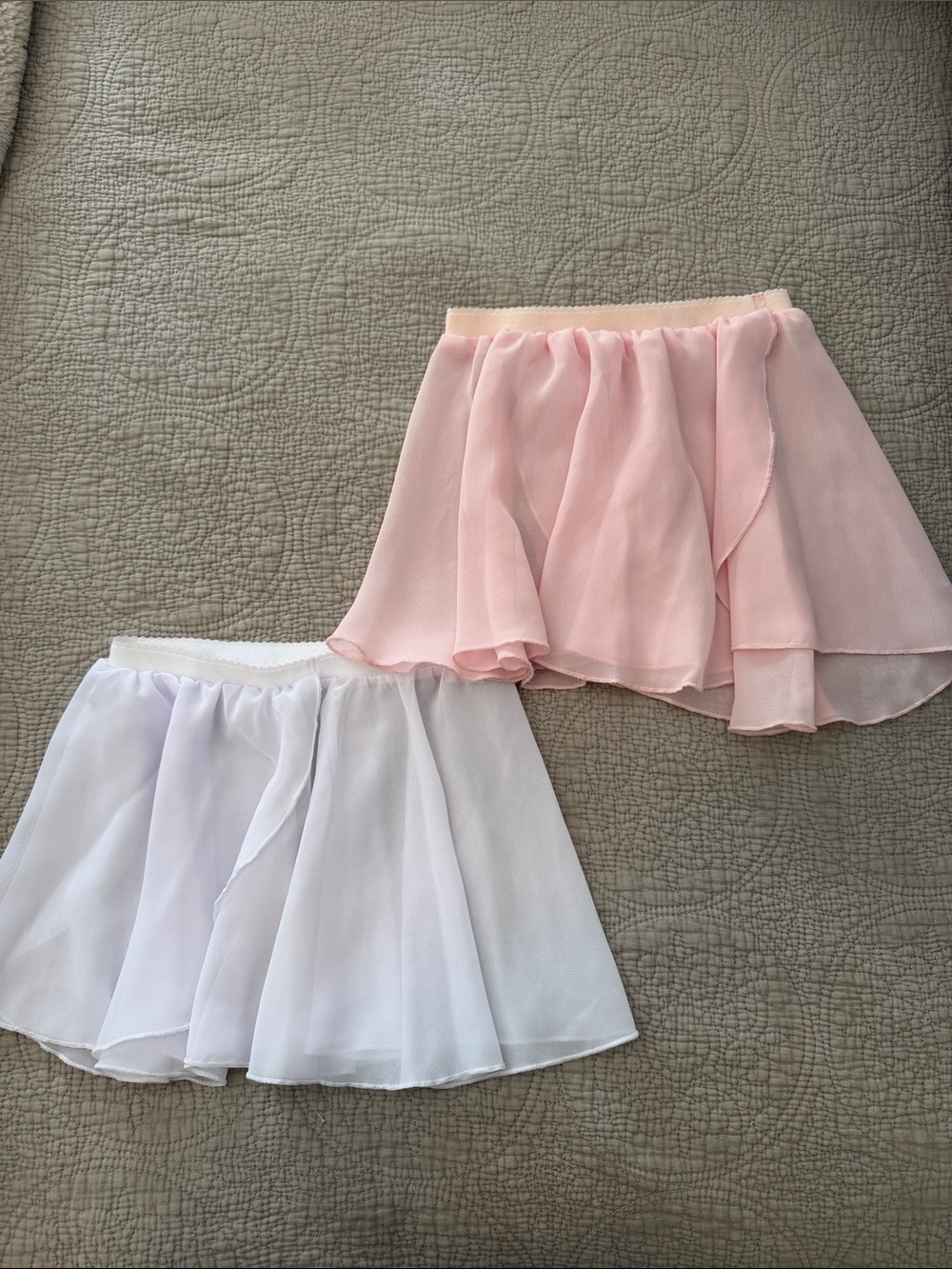 Set of 2 girls ballet skirts: Pink and White